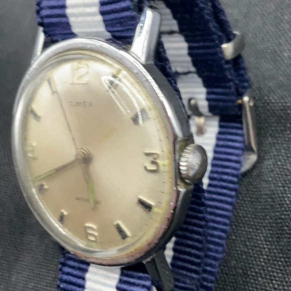 1968 Vintage Timex Marlin Runs. 33 MM Dial - Picture 3 of 7